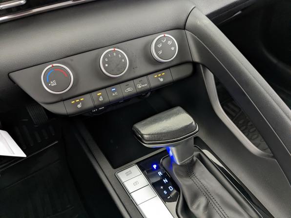 Hyundai Elantra VII (CN7) с пробегом 2022 года, цена 1 845 000 рублей, 70157 км, седан, Автокод Объявления