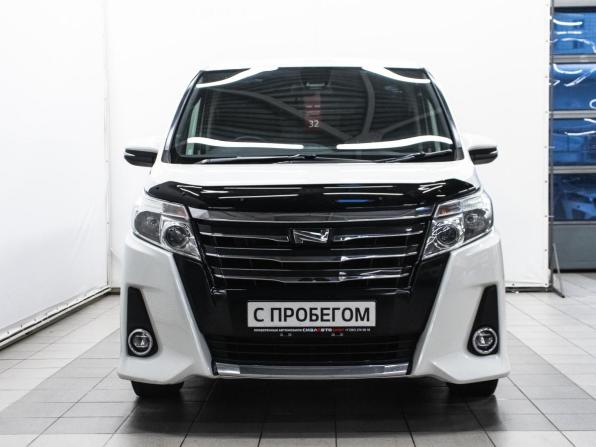 Toyota Noah III (R80) с пробегом 2017 года, цена 2 049 000 рублей, 180971 км, минивэн, Автокод Объявления