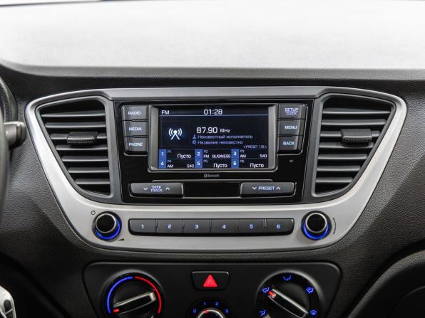 Hyundai Solaris II с пробегом 2017 года, цена 1 198 000 рублей, 172473 км, седан, Автокод Объявления