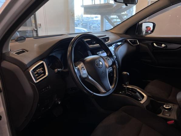 Nissan Qashqai II с пробегом 2018 года, цена 1 924 000 рублей, 124460 км, внедорожник, Автокод Объявления