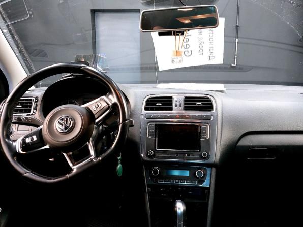 Volkswagen Polo V Рестайлинг с пробегом 2019 года, цена 1 240 000 рублей, 50232 км, седан, Автокод Объявления