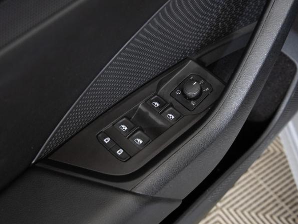 Skoda Octavia IV (A8) с пробегом 2021 года, цена 2 360 000 рублей, 49122 км, лифтбек, Автокод Объявления