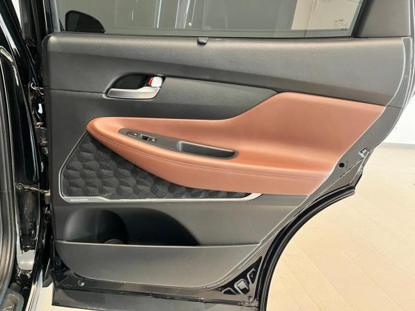 Hyundai Santa Fe IV Рестайлинг с пробегом 2022 года, цена 4 099 000 рублей, 72508 км, внедорожник, Автокод Объявления