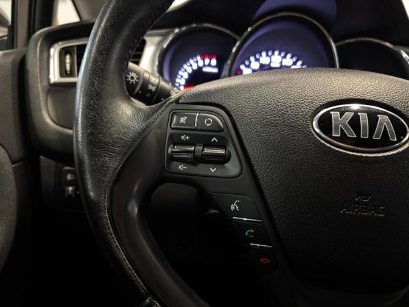 Kia Ceed II Рестайлинг с пробегом 2017 года, цена 1 499 000 рублей, 67850 км, универсал, Автокод Объявления