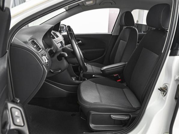 Volkswagen Polo V Рестайлинг с пробегом 2016 года, цена 1 279 000 рублей, 118621 км, седан, Автокод Объявления