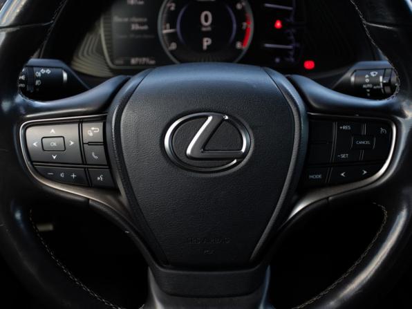 Lexus UX I с пробегом 2019 года, цена 2 599 000 рублей, 87167 км, внедорожник, Автокод Объявления