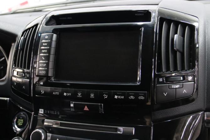 Toyota Land Cruiser 200 Series Рестайлинг 1 с пробегом 2012 года, цена 3 795 950 рублей, 272452 км, внедорожник, Автокод Объявления