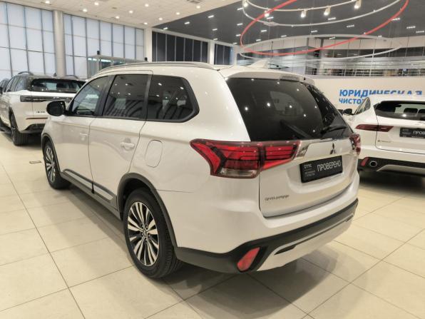 Mitsubishi Outlander III Рестайлинг 3 с пробегом 2020 года, цена 2 650 000 рублей, 46450 км, внедорожник, Автокод Объявления