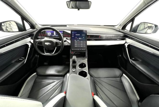 Geely Atlas II с пробегом 2024 года, цена 2 890 000 рублей, 17328 км, внедорожник, Автокод Объявления