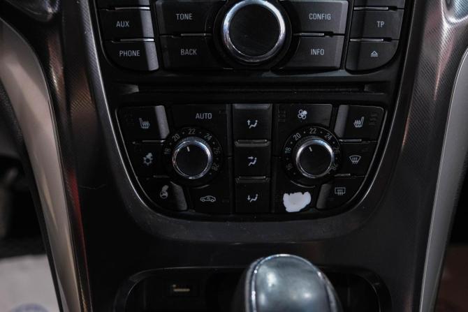 Opel Astra J с пробегом 2011 года, цена 669 000 рублей, 209000 км, хэтчбек, Автокод Объявления