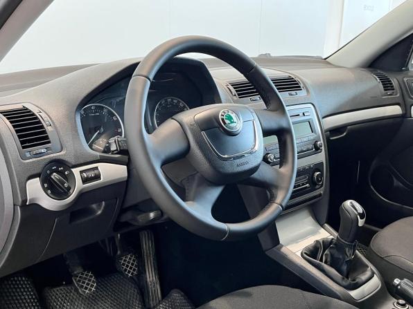 Skoda Octavia II (A5) Рестайлинг с пробегом 2012 года, цена 710 000 рублей, 192819 км, лифтбек, Автокод Объявления