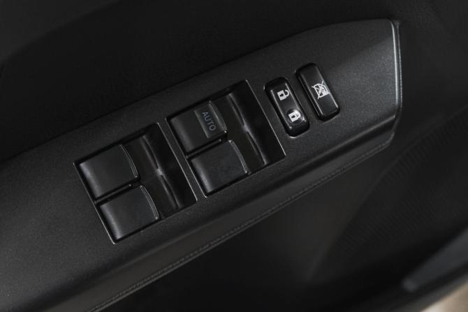 Toyota RAV4 IV (XA40) Рестайлинг с пробегом 2015 года, цена 2 429 000 рублей, 202000 км, внедорожник, Автокод Объявления