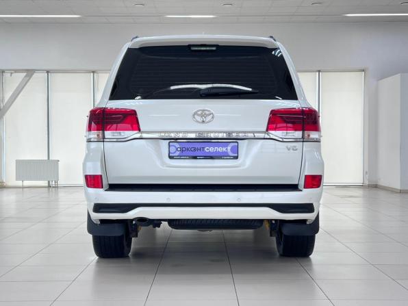 Toyota Land Cruiser 200 Series Рестайлинг 2 с пробегом 2017 года, цена 6 300 000 рублей, 196700 км, внедорожник, Автокод Объявления