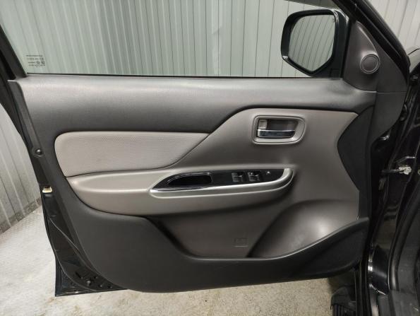 Mitsubishi L200 V Рестайлинг с пробегом 2018 года, цена 1 780 000 рублей, 251967 км, пикап, Автокод Объявления