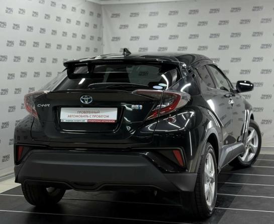 Toyota C-HR I с пробегом 2018 года, цена 1 957 000 рублей, 67690 км, внедорожник, Автокод Объявления