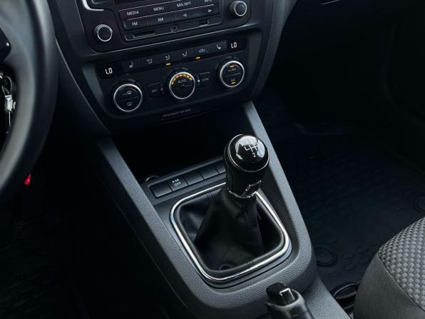 Volkswagen Jetta VI Рестайлинг с пробегом 2014 года, цена 999 000 рублей, 137254 км, седан, Автокод Объявления