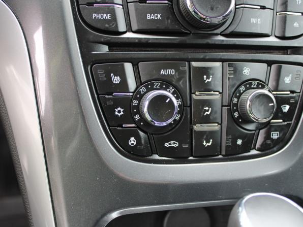 Opel Astra J с пробегом 2012 года, цена 610 000 рублей, 176169 км, хэтчбек, Автокод Объявления