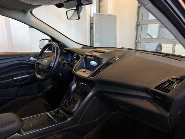 Ford Kuga II Рестайлинг с пробегом 2018 года, цена 1 650 000 рублей, 76500 км, внедорожник, Автокод Объявления