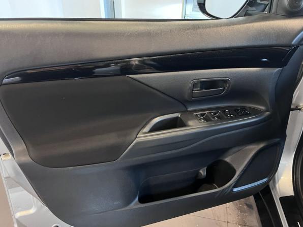 Mitsubishi Outlander III Рестайлинг 3 с пробегом 2019 года, цена 2 000 000 рублей, 133371 км, внедорожник, Автокод Объявления