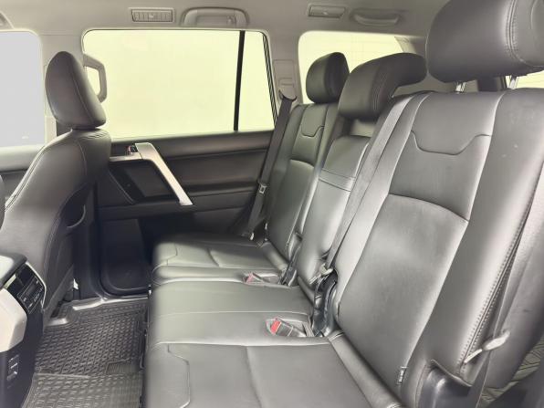 Toyota Land Cruiser Prado 150 Series Рестайлинг 2 с пробегом 2019 года, цена 5 599 000 рублей, 112739 км, внедорожник, Автокод Объявления
