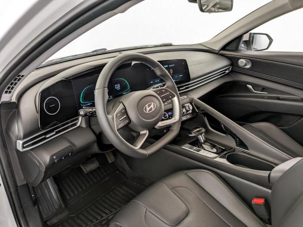 Hyundai Elantra VII (CN7) Рестайлинг с пробегом 2025 года, цена 2 470 000 рублей, 12920 км, седан, Автокод Объявления