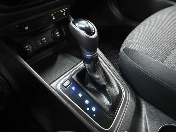 Hyundai Solaris II с пробегом 2017 года, цена 1 299 900 рублей, 210225 км, седан, Автокод Объявления