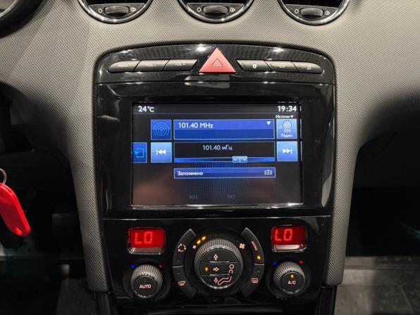 Peugeot 408 I Рестайлинг с пробегом 2019 года, цена 959 000 рублей, 117270 км, седан, Автокод Объявления