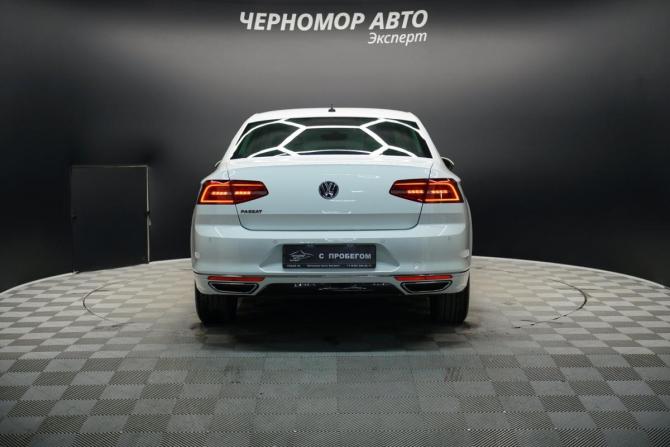 Volkswagen Passat B8 с пробегом 2018 года, цена 2 580 000 рублей, 105513 км, седан, Автокод Объявления