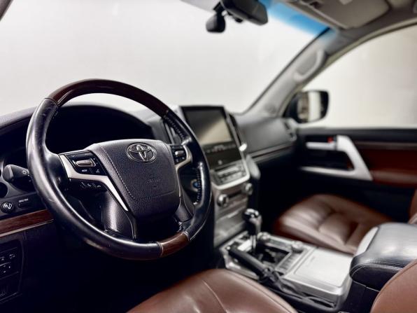 Toyota Land Cruiser 200 Series Рестайлинг 2 с пробегом 2016 года, цена 4 900 000 рублей, 269238 км, внедорожник, Автокод Объявления
