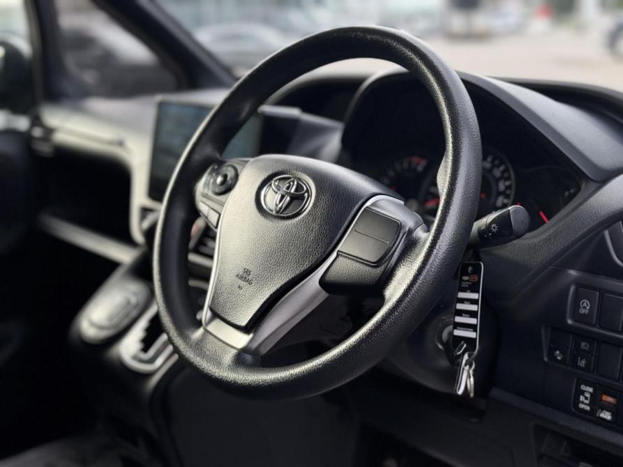 Toyota Voxy III (R80) Рестайлинг Тула  - изображение 7