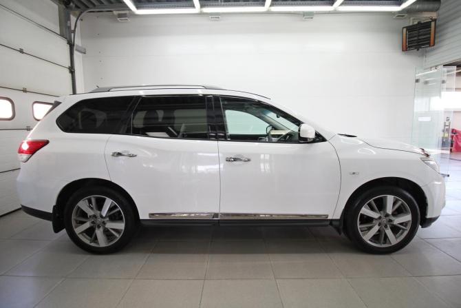 Nissan Pathfinder IV с пробегом 2015 года, цена 1 900 000 рублей, 162090 км, внедорожник, Автокод Объявления