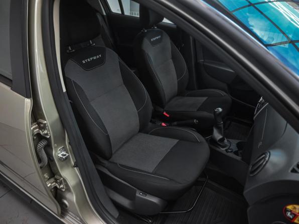 Renault Logan II Рестайлинг с пробегом 2019 года, цена 1 199 000 рублей, 49000 км, седан, Автокод Объявления