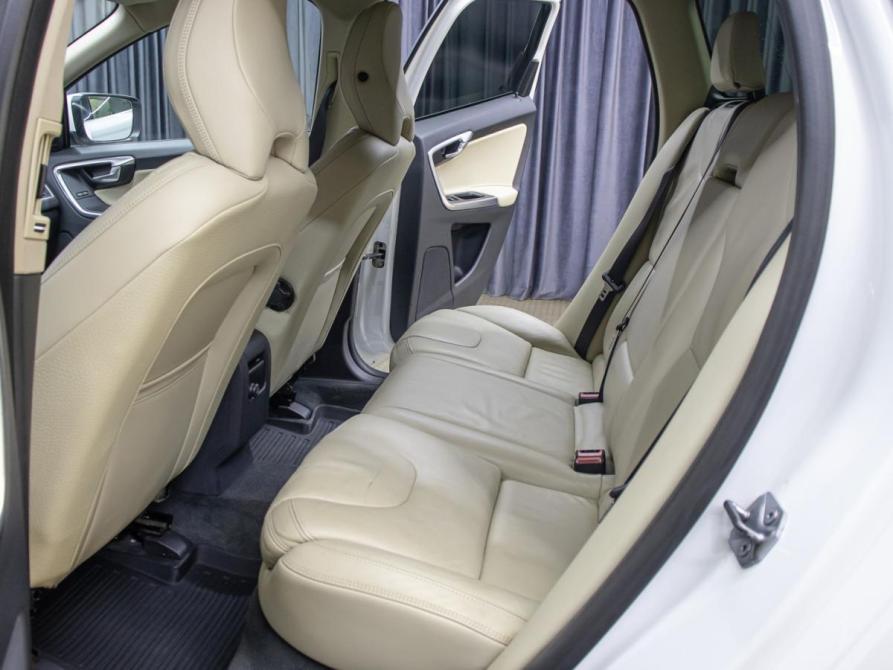 Volvo XC60 I Москва  - изображение 12