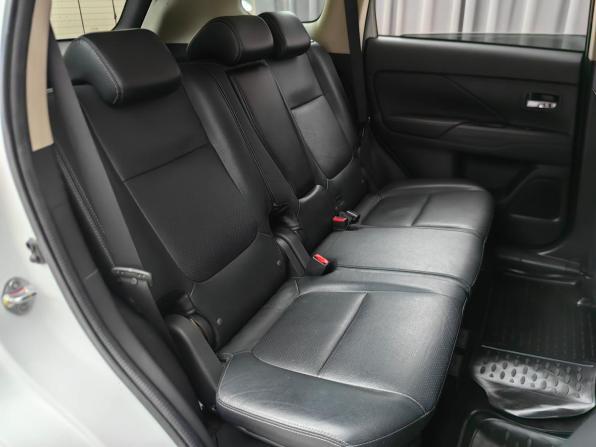 Mitsubishi Outlander III Рестайлинг 2 с пробегом 2016 года, цена 1 345 000 рублей, 260000 км, внедорожник, Автокод Объявления