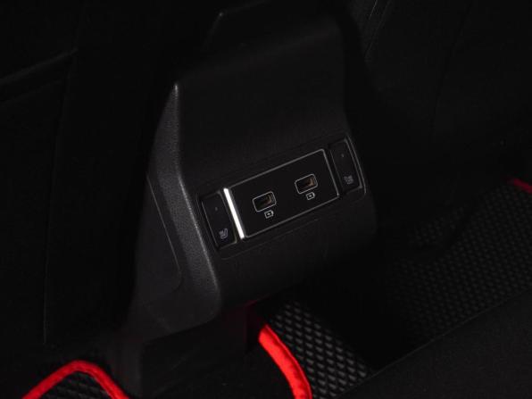 Renault Kaptur I Рестайлинг с пробегом 2021 года, цена 1 575 000 рублей, 100194 км, внедорожник, Автокод Объявления