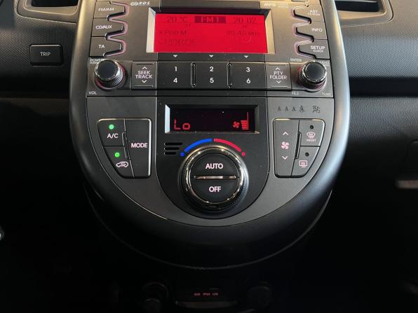 Kia Soul I Рестайлинг с пробегом 2011 года, цена 710 000 рублей, 243350 км, хэтчбек, Автокод Объявления