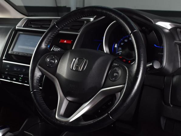 Honda Fit III с пробегом 2016 года, цена 1 099 995 рублей, 84118 км, хэтчбек, Автокод Объявления