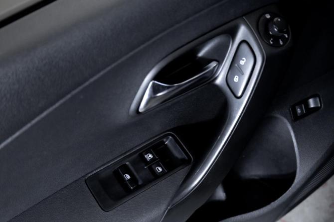Volkswagen Polo V с пробегом 2012 года, цена 649 000 рублей, 219950 км, седан, Автокод Объявления