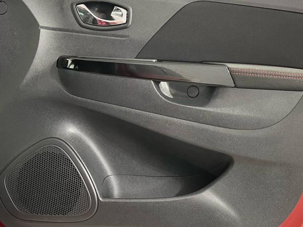 Renault Kaptur I с пробегом 2018 года, цена 1 320 000 рублей, 97154 км, внедорожник, Автокод Объявления