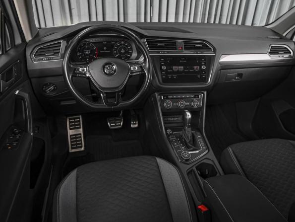 Volkswagen Tiguan II с пробегом 2018 года, цена 2 299 000 рублей, 177170 км, внедорожник, Автокод Объявления