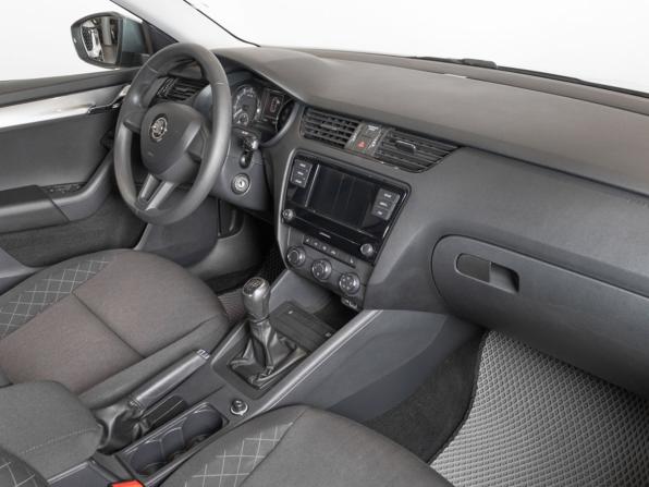 Skoda Octavia III (A7) Рестайлинг с пробегом 2019 года, цена 1 887 200 рублей, 59500 км, лифтбек, Автокод Объявления