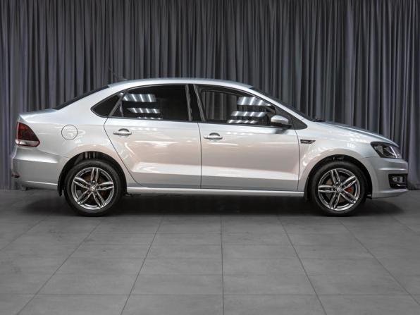 Volkswagen Polo V Рестайлинг с пробегом 2018 года, цена 1 609 000 рублей, 75740 км, седан, Автокод Объявления