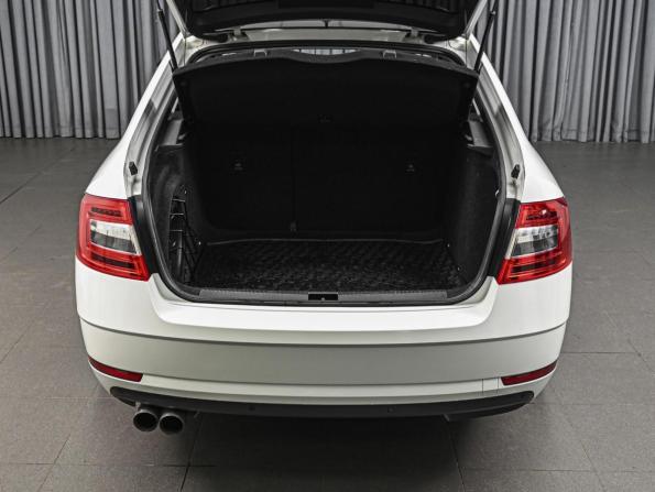 Skoda Octavia III (A7) Рестайлинг с пробегом 2020 года, цена 2 100 000 рублей, 148227 км, лифтбек, Автокод Объявления