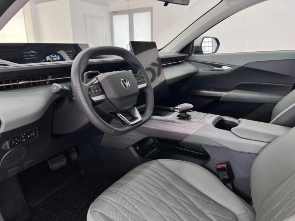 Changan Lamore с пробегом 2024 года, цена 2 000 000 рублей, 11037 км, седан, Автокод Объявления