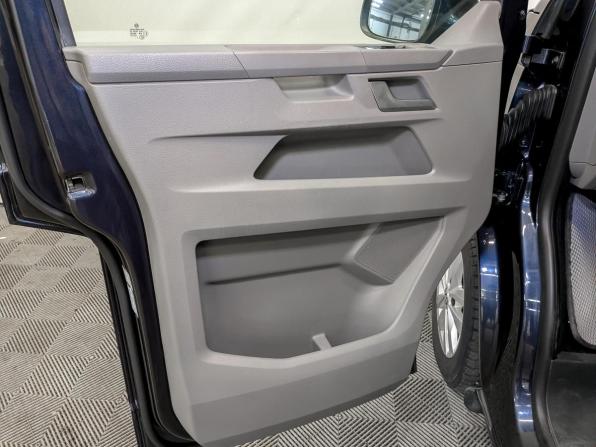 Volkswagen Caravelle T6 Рестайлинг с пробегом 2020 года, цена 3 950 000 рублей, 162597 км, минивэн, Автокод Объявления