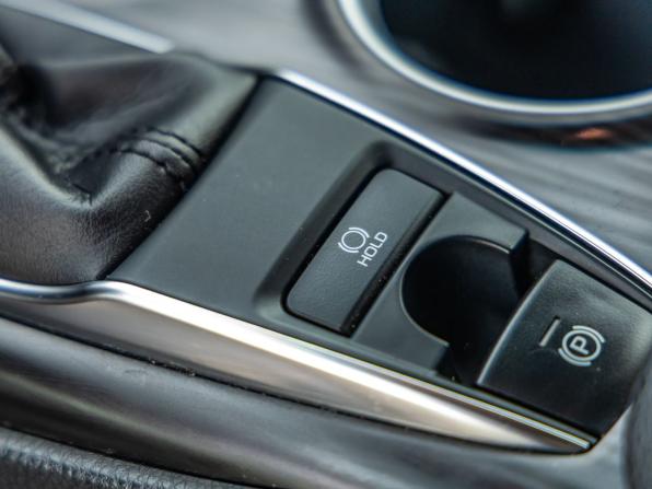 Toyota Camry VIII (XV70) Рестайлинг с пробегом 2021 года, цена 2 998 000 рублей, 120860 км, седан, Автокод Объявления