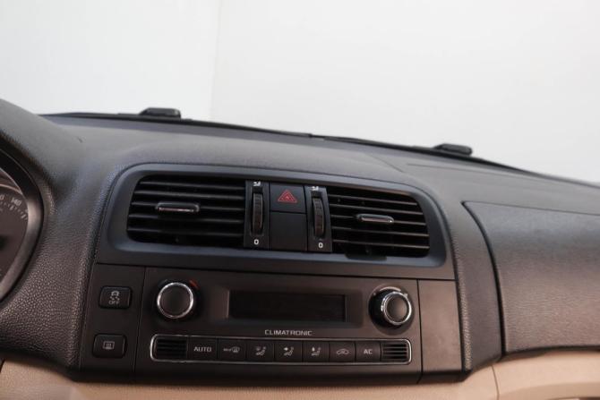Skoda Fabia II Рестайлинг с пробегом 2011 года, цена 899 000 рублей, 138200 км, хэтчбек, Автокод Объявления