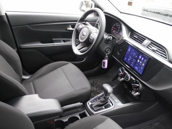 Kia Rio IV Рестайлинг с пробегом 2020 года, цена 1 799 000 рублей, 36000 км, седан, Автокод Объявления