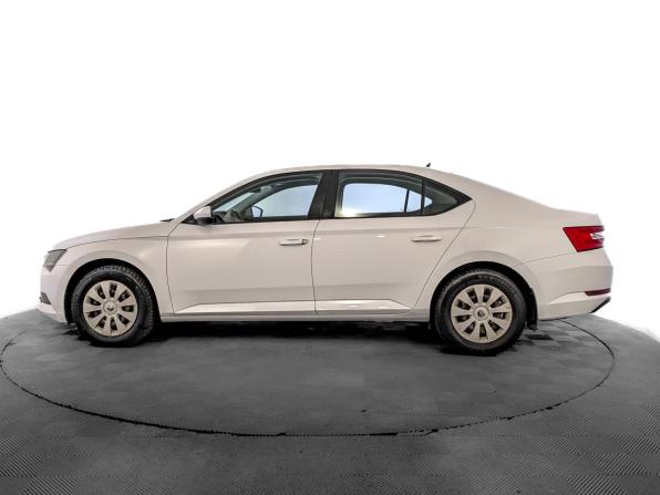 Skoda Superb III с пробегом 2019 года, цена 2 300 000 рублей, 94130 км, лифтбек, Автокод Объявления