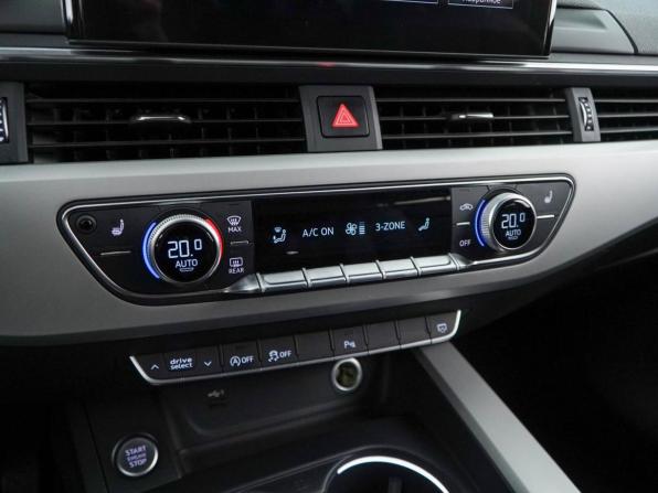 Audi A4 V (B9) Рестайлинг с пробегом 2020 года, цена 2 500 999 рублей, 136248 км, седан, Автокод Объявления